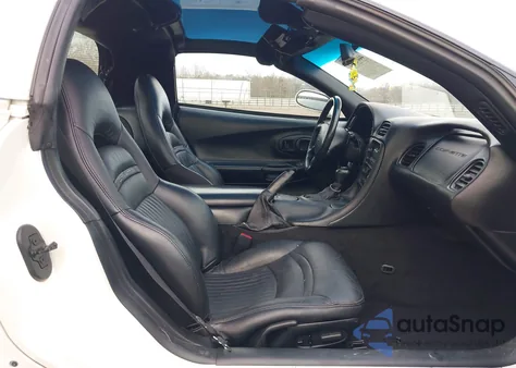 2002 Chevrolet Corvette из США, поврежденный, VIN 1G1YY22G425122716